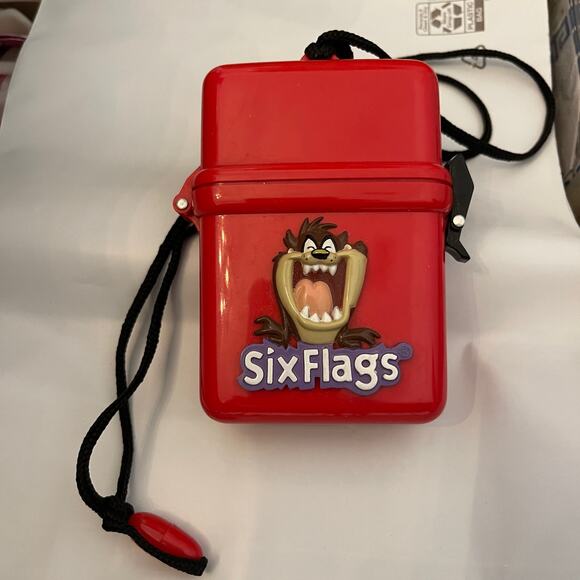 Looney Tunes 1997 Warner Bros Six Flags Tasmanian Devil Coin ID Protector Case - Picture 2 of 6